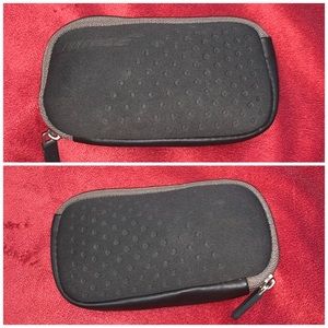 COPY - Noise canceling Bose headphones with adapter